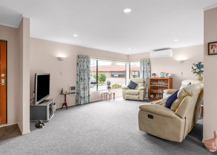  at 93 Grosvenor Gardens, Flagstaff, Hamilton, Waikato