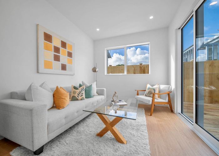  at 2B Deuxberry Avenue, Northcote, North Shore City, Auckland