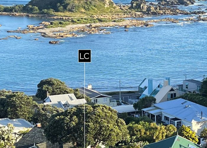  at 16 Beach Street, Island Bay, Wellington