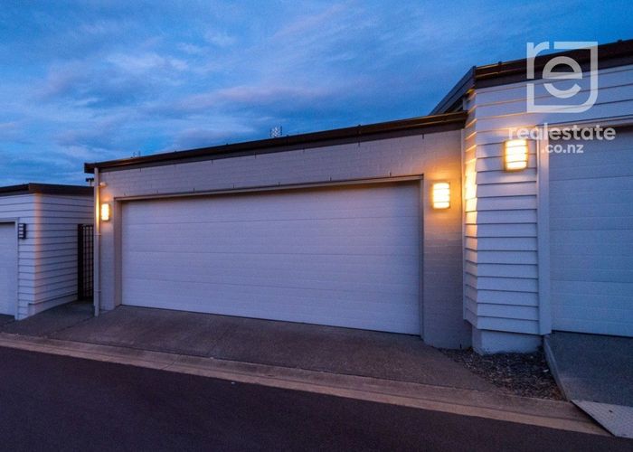  at 14 Riviera Drive, Flat Bush, Manukau City, Auckland