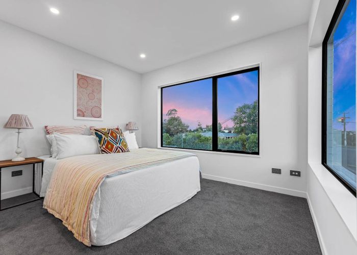  at 98A Royal Road, Massey, Waitakere City, Auckland