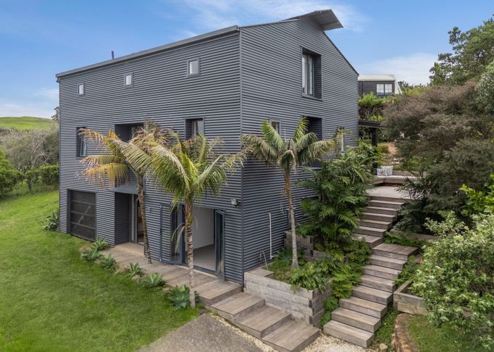  at 2 Te Makiri Road, Onetangi, Waiheke Island, Auckland