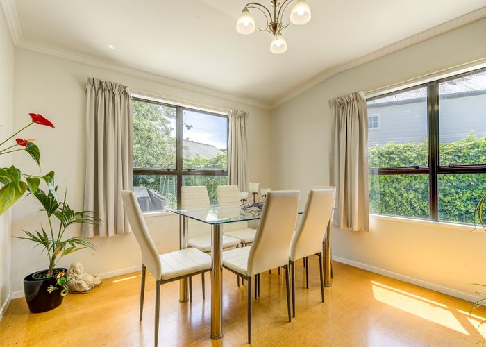  at 6 Chestnut Place, Pukete, Hamilton