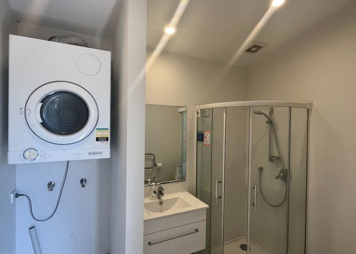  at 7 Unsworth Drive, Unsworth Heights, Auckland