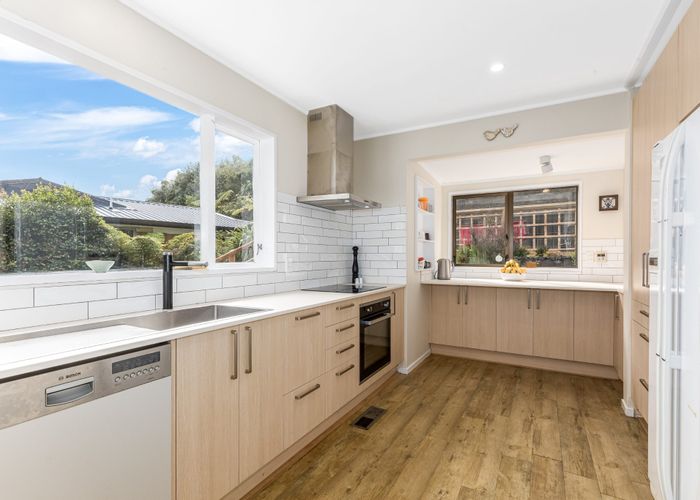  at 5 Meridian Way, Whitby, Porirua