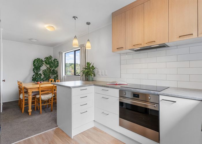  at 2/19 Greenvalley Rise, Glenfield, North Shore City, Auckland