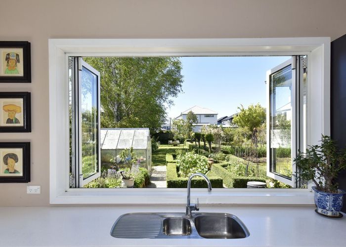  at 122 Bishop Street, St. Albans, Christchurch City, Canterbury