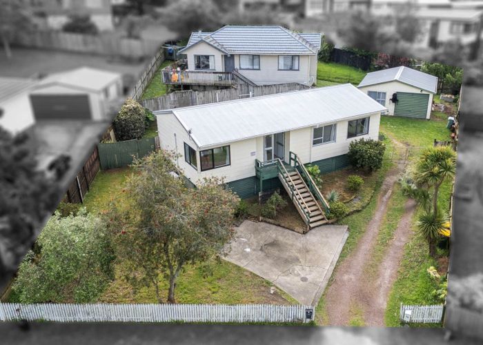  at 5 Trengove Place, West Harbour, Waitakere City, Auckland