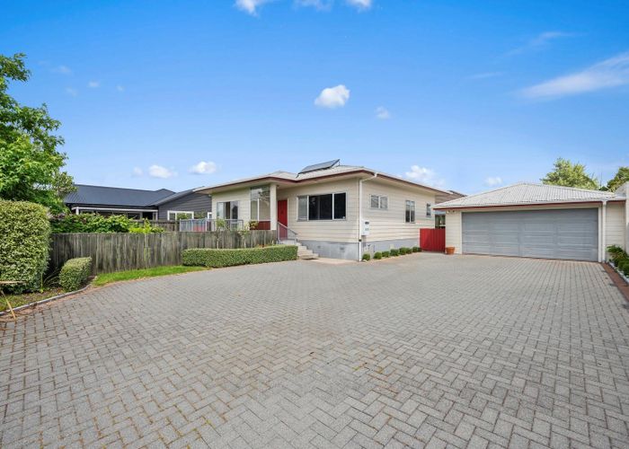 https://images.homes.co.nz/resize/fill/700/500/ce/0/plain/https://s3-ap-southeast-2.amazonaws.com/homes-listing-images/3950201396114822966