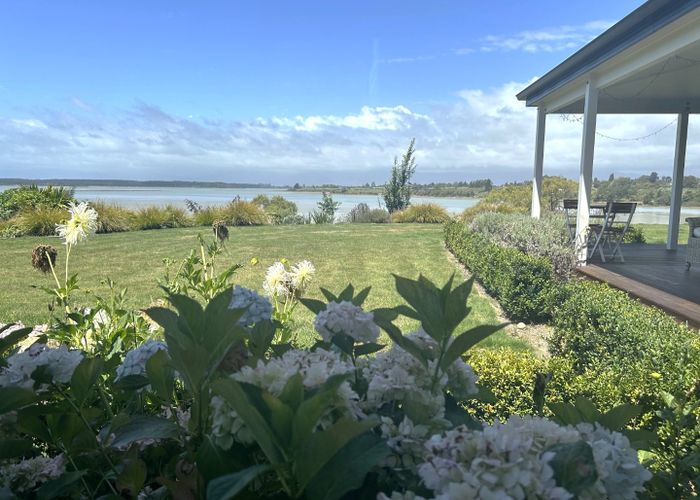  at 74 Bronte Road East, Bronte, Upper Moutere