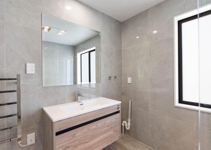  at 24A Lincoln Park Avenue, Massey, Waitakere City, Auckland