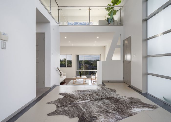  at 9 Mulu Place, Fairview Heights, North Shore City, Auckland