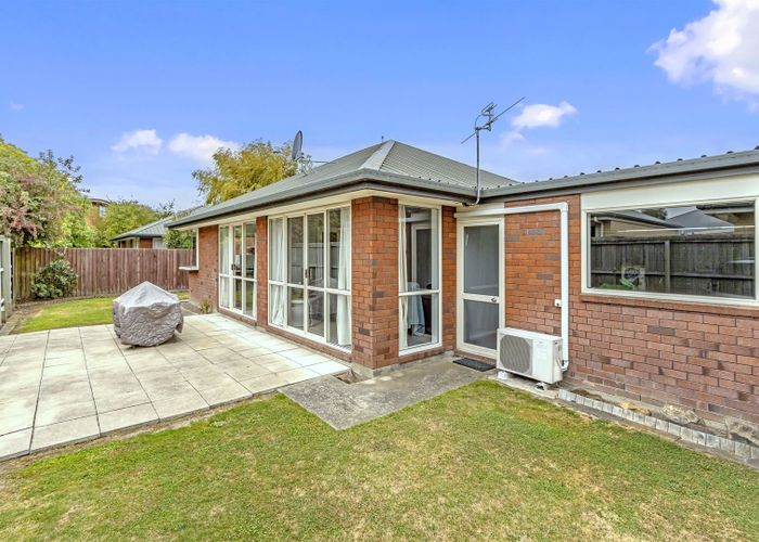  at 2/332 Harewood Road, Bishopdale, Christchurch