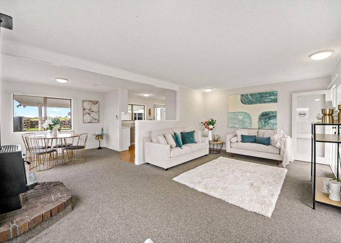  at 16 Andes Avenue, Mangere Bridge, Auckland