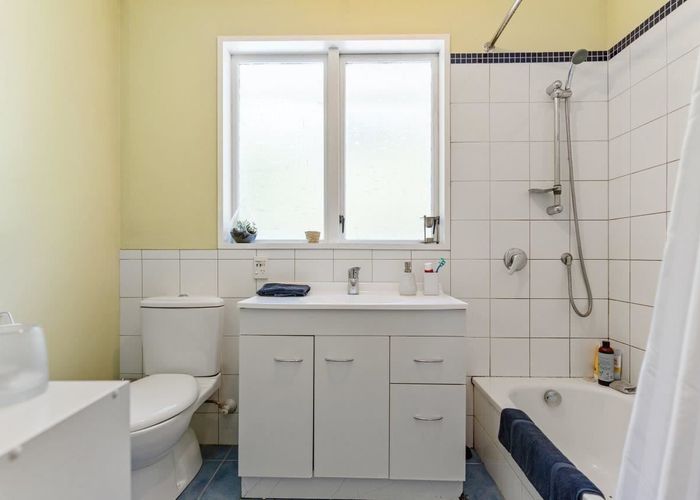  at 121 Oreil Avenue, West Harbour, Waitakere City, Auckland