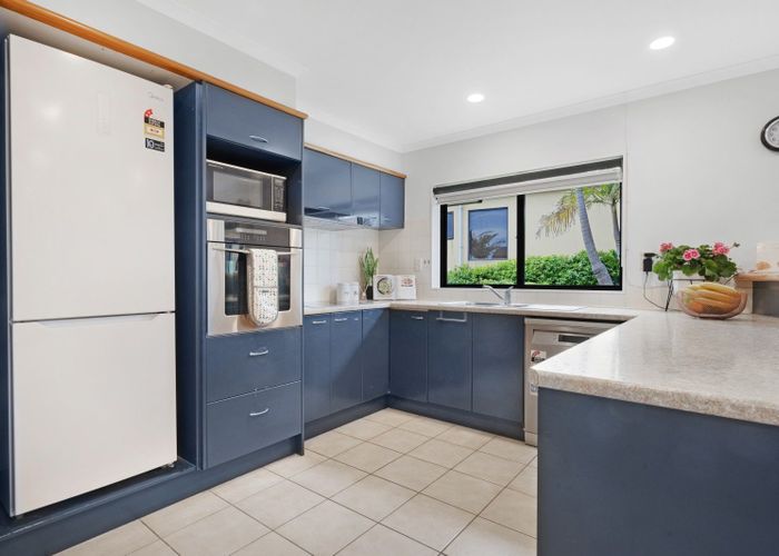  at 9 Canonbie Place, East Tamaki Heights, Auckland