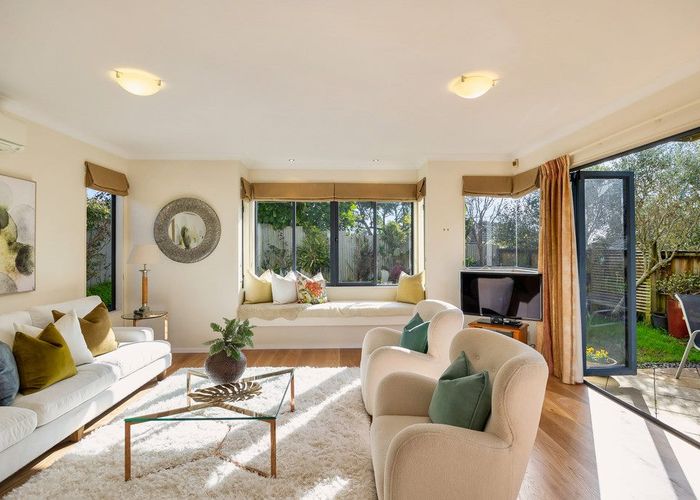  at 2A Renfrew Avenue, Sandringham, Auckland