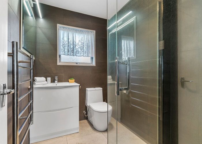 at 4/112 Gossamer Drive, Pakuranga Heights, Manukau City, Auckland
