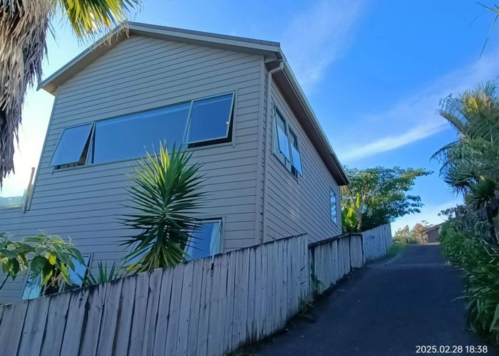  at 274 Glamorgan Drive, Northcross, North Shore City, Auckland