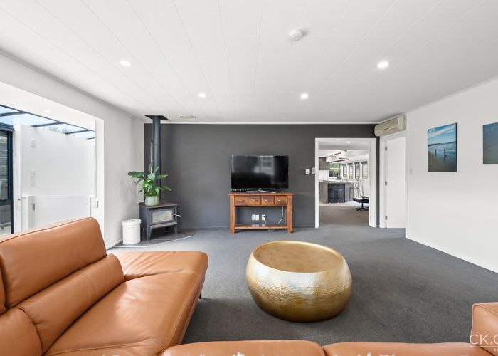  at 10 Dowling Grove, Silverstream, Upper Hutt