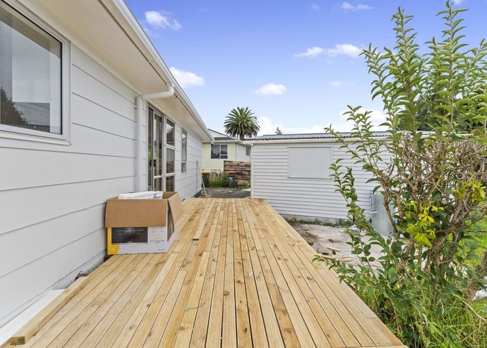  at 30 Becker Drive, Weymouth, Manukau City, Auckland