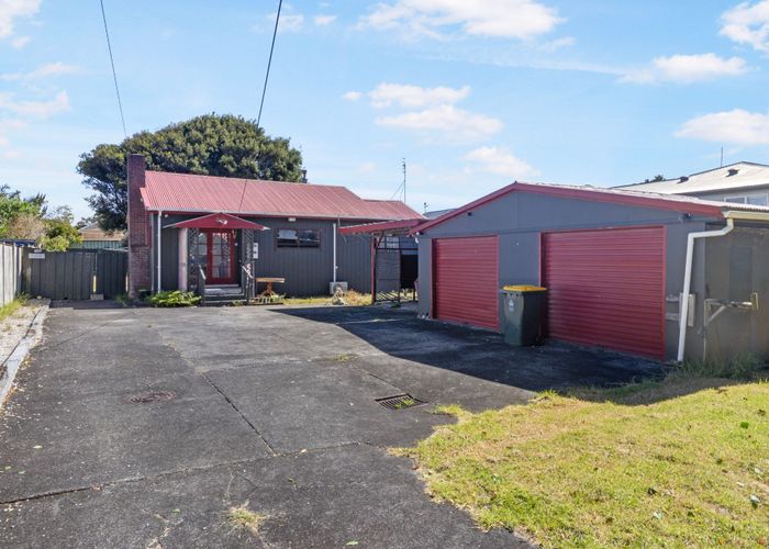  at 8 Freyberg Avenue, Papatoetoe, Manukau City, Auckland