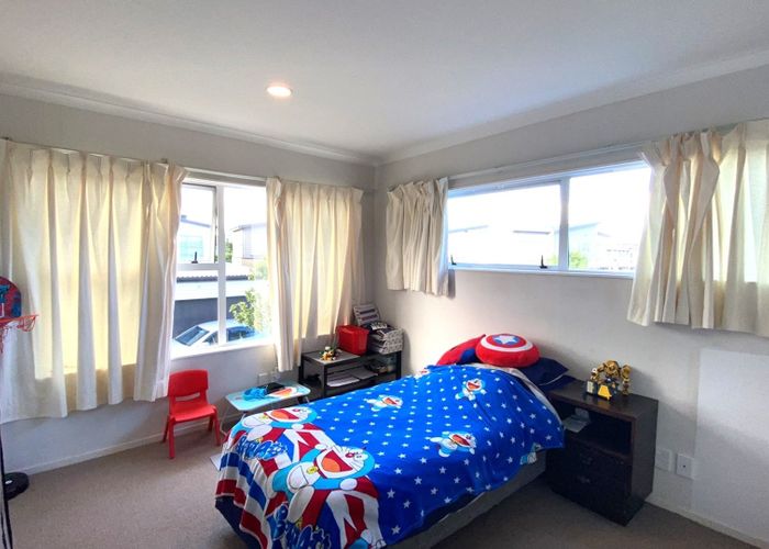  at 4 Montanez Drive, Flat Bush, Manukau City, Auckland
