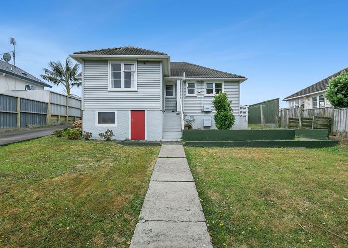  at 37 Main Road, Titahi Bay, Porirua