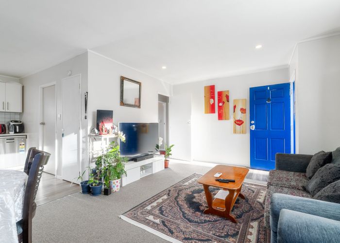  at 2/17b Lavelle Rd, Henderson, Waitakere City, Auckland