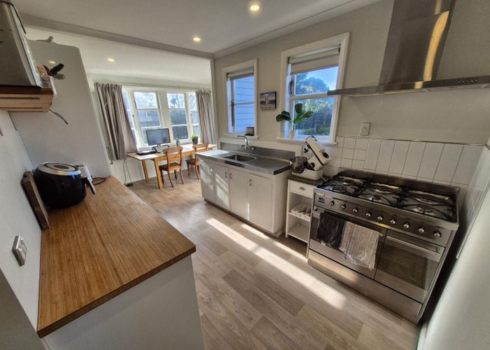  at 42 Westholme Street, Strowan, Christchurch City, Canterbury