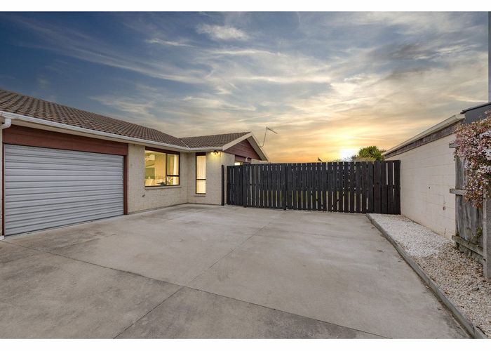  at 2/5 Pegasus Avenue, North New Brighton, Christchurch