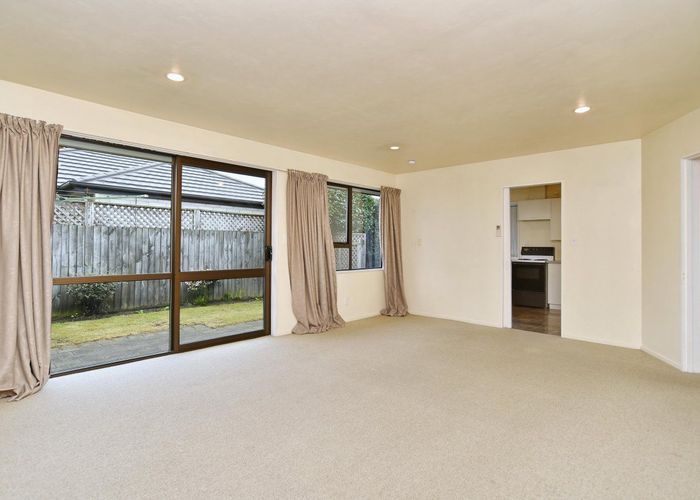  at 1/271 Wairakei Road, Bryndwr, Christchurch