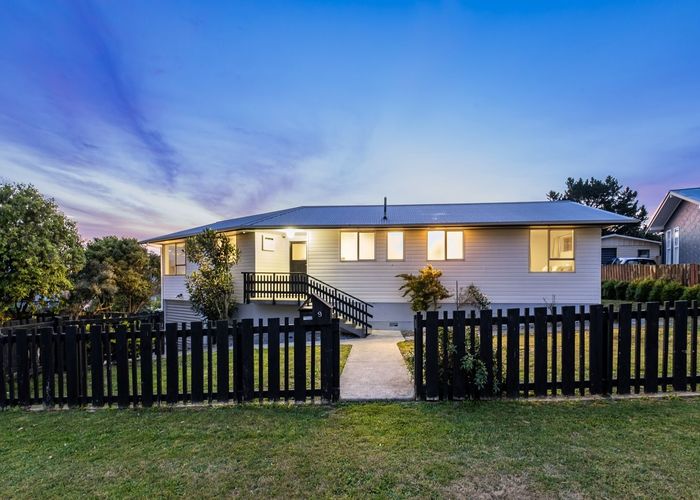  at 9 Bollard Street, Whitby, Porirua, Wellington