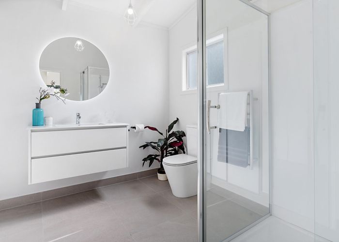  at 1/89 Glamorgan Drive, Torbay, Auckland