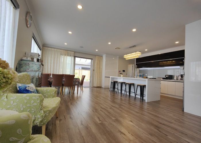  at 27 Horsefields Dr, Flat Bush, Manukau City, Auckland