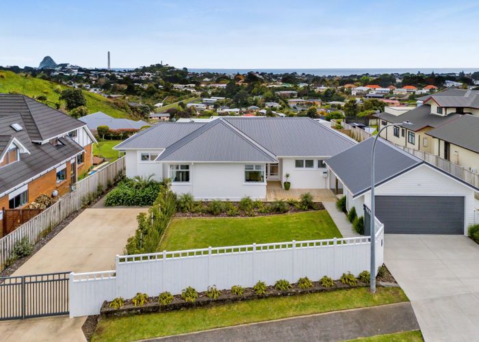  at 7 Lemont Place, Westown, New Plymouth