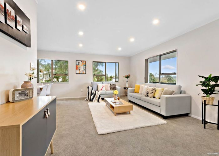  at 2/21 Maywood Crescent, Glen Eden, Auckland