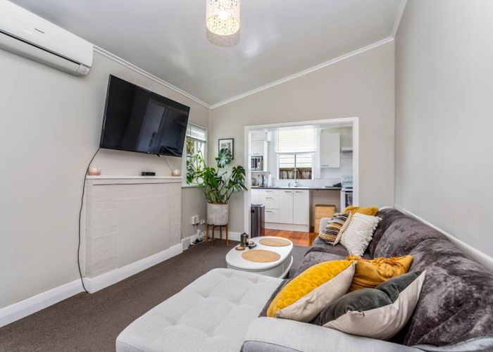  at 2/7 Brentwood Avenue, Mount Eden, Auckland City, Auckland