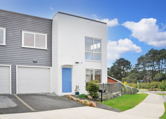  at 58 Manutewhau Road, Massey, Auckland