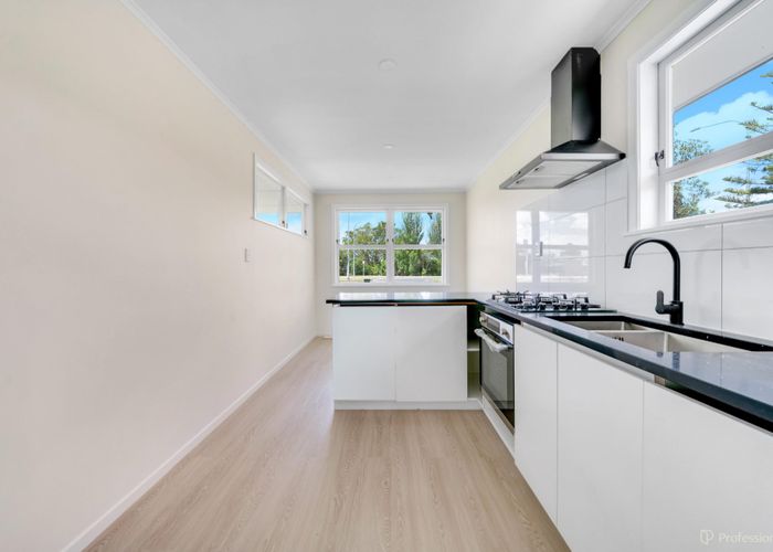  at 27 Mckenzie Road, Mangere Bridge, Auckland