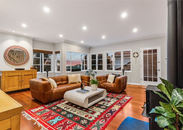  at 6 Hillside Crescent, Leigh