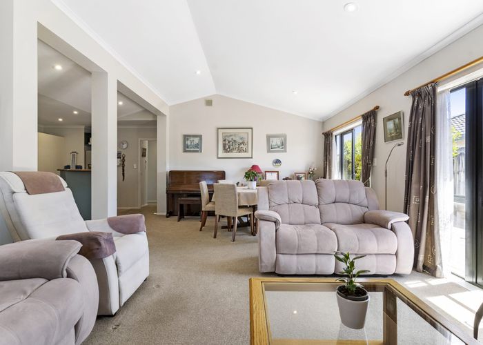  at 68 Sheriff Place, Randwick Park, Auckland