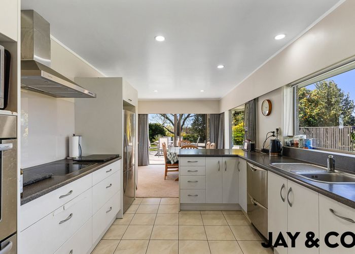  at 1 Tourist Road, Clevedon, Clevedon