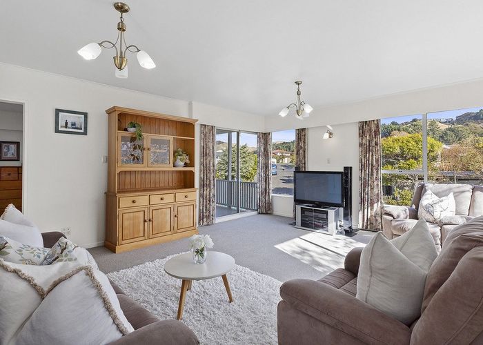  at 3 Solander Place, Whitby, Porirua