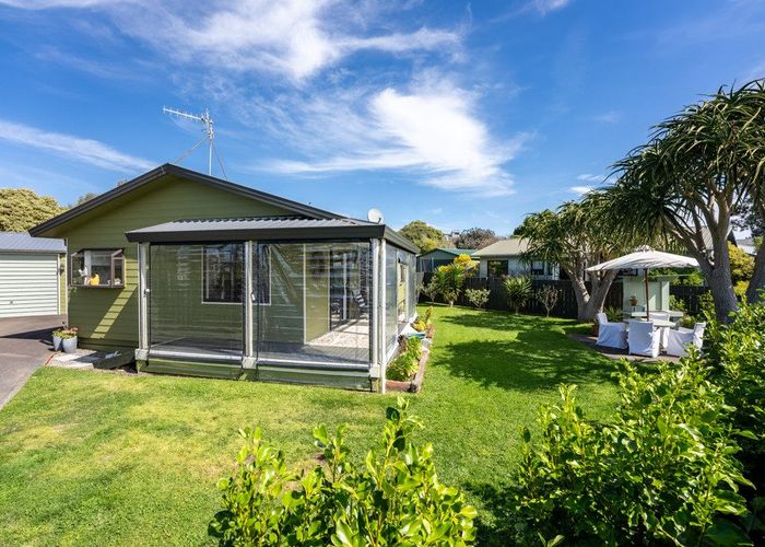  at 88 Queens Road, Waikanae Beach, Waikanae