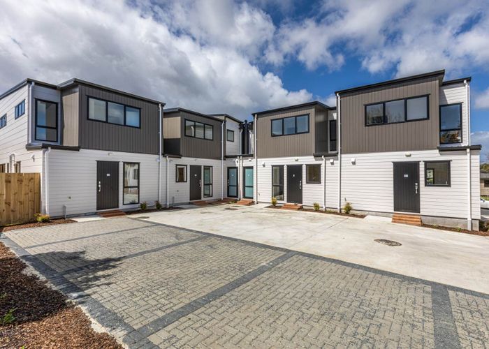  at 1b Bellville Drive, Clendon Park, Manukau City, Auckland