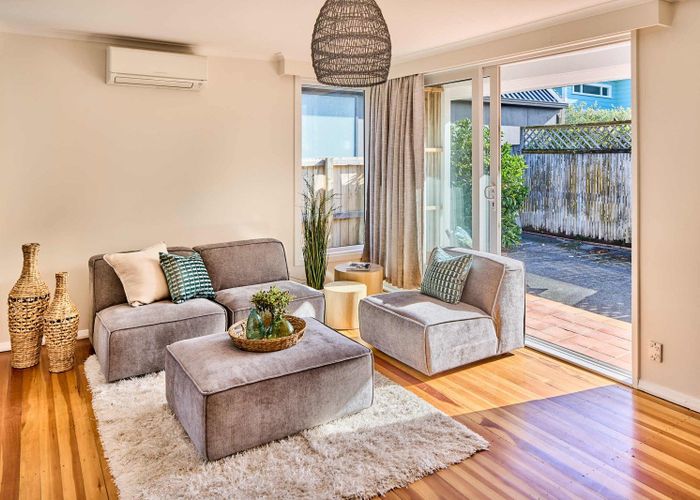  at 39 Pukatea Street, Eastbourne, Lower Hutt