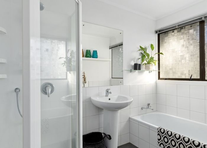  at 6 Stanhope Grove, Korokoro, Lower Hutt