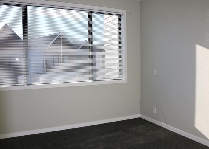  at 9 Glen Evans Crescent, Fairfield, Lower Hutt, Wellington