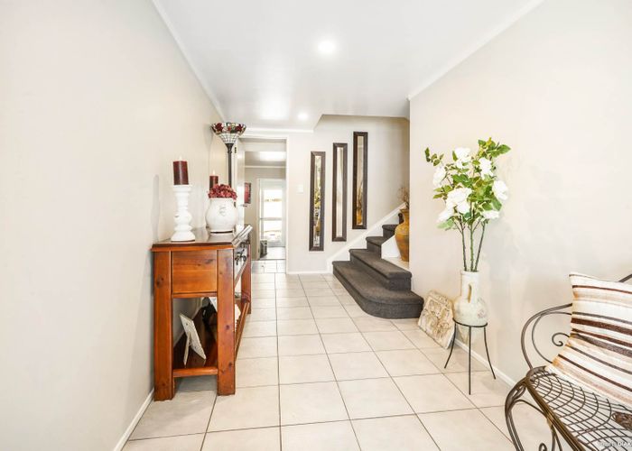  at 1/19 Churchill Road, Cockle Bay, Auckland